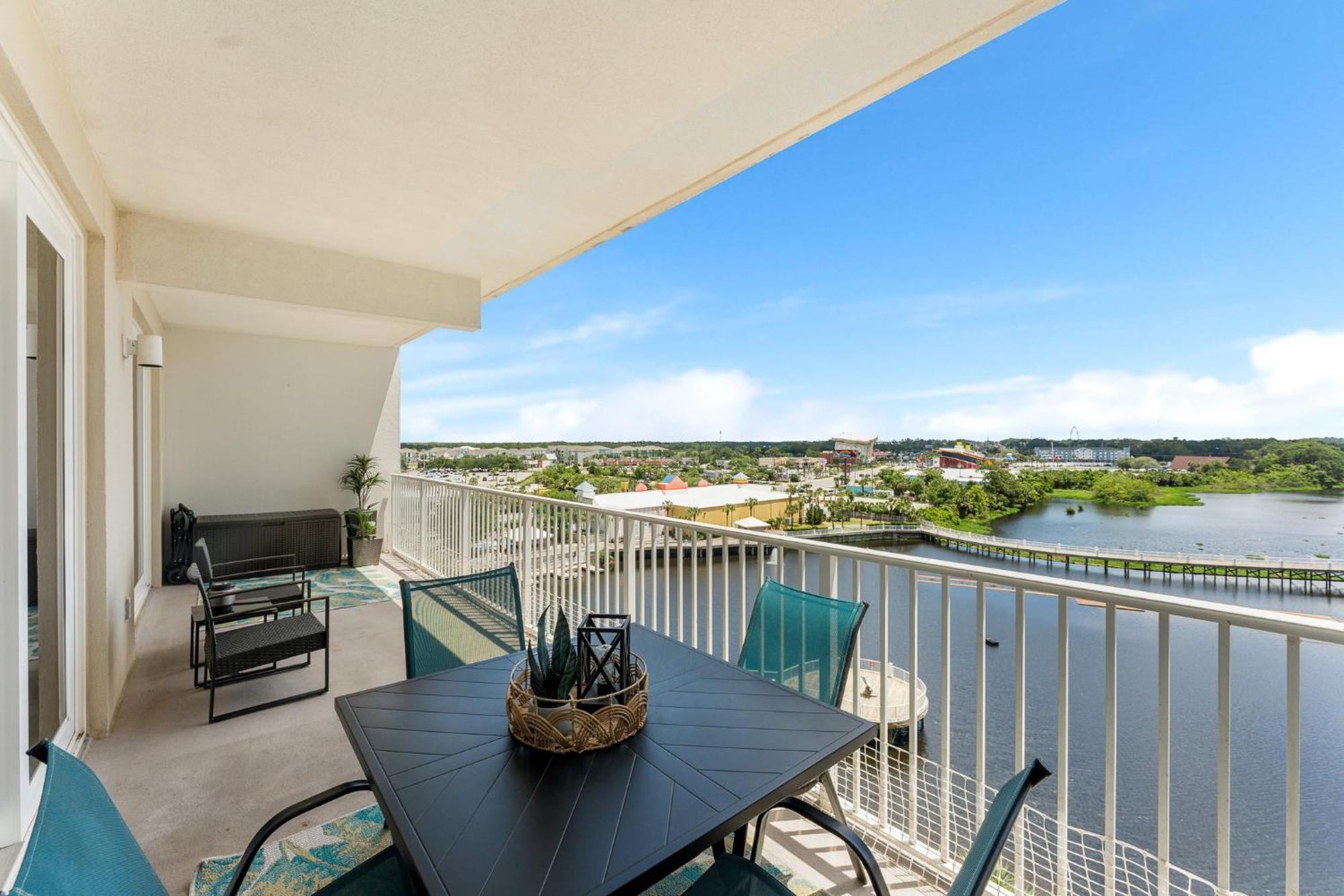 Laketown Wharf 0628 Apartment *